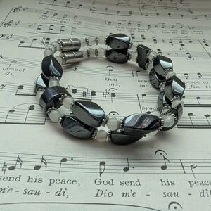 Elegant Black and Silver Beaded Bracelet Magnetic